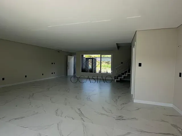 Sobrado 3 quartos e 3 banheiros, à venda, no bairro São Francisco de Assis em Balneário Camboriú