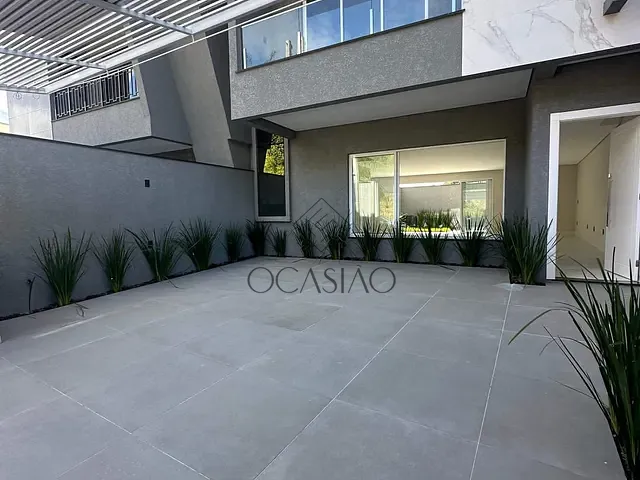 Sobrado 3 quartos e 3 banheiros, à venda, no bairro São Francisco de Assis em Balneário Camboriú