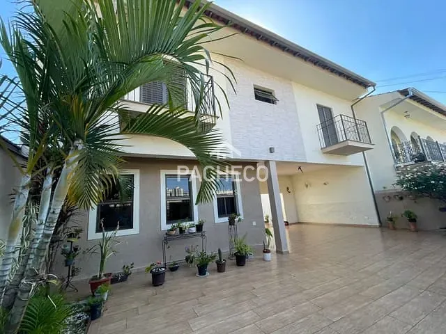 Sobrado com 300m² 4 quartos e 2 banheiros, à venda, no bairro Jardim Conceição em Santa Bárbara D'Oeste