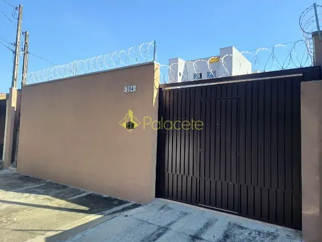 Sobrado com 250m² 3 quartos e 2 banheiros, à venda, no bairro Comercial e Residencial Jardim Mariana em Pindamonhangaba