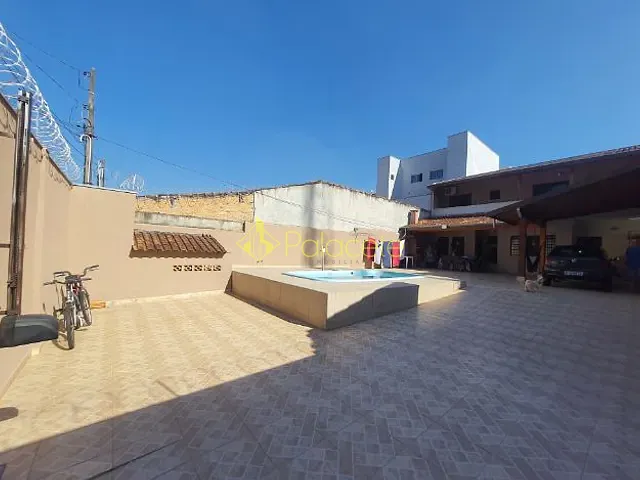 Sobrado com 250m² 3 quartos e 2 banheiros, à venda, no bairro Comercial e Residencial Jardim Mariana em Pindamonhangaba