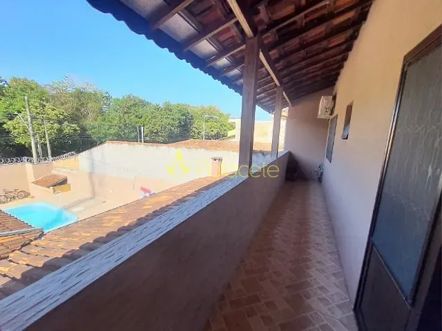 Sobrado com 250m² 3 quartos e 2 banheiros, à venda, no bairro Comercial e Residencial Jardim Mariana em Pindamonhangaba