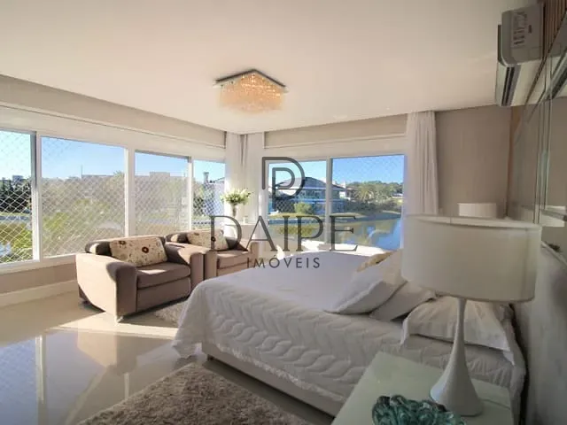 Sobrado com 450m² 4 quartos e 6 banheiros, à venda, no bairro Atlântida em Xangri-Lá