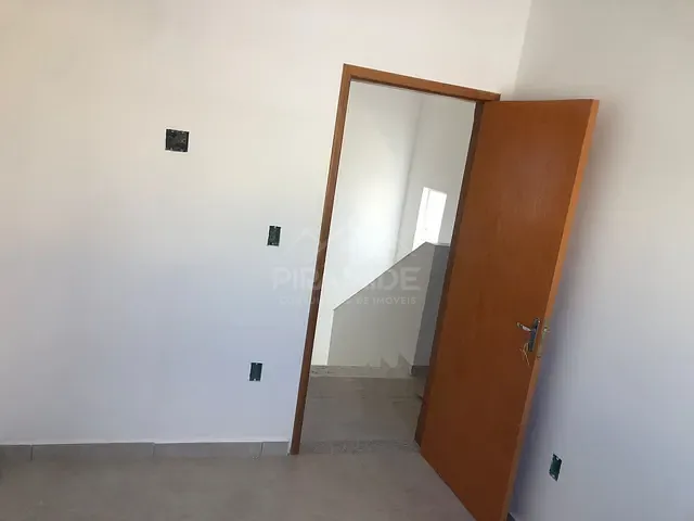 Sobrado com 65m² 2 quartos e 1 banheiro, à venda, no bairro Jardim Itamaraty II em Poços de Caldas