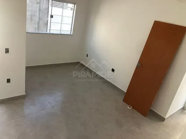 Sobrado com 65m² 2 quartos e 1 banheiro, à venda, no bairro Jardim Itamaraty II em Poços de Caldas