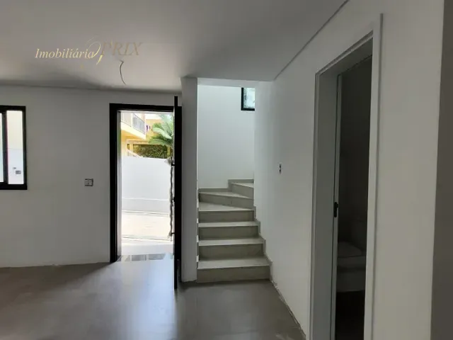 Sobrado com 113m² 3 quartos e 2 banheiros, à venda, no bairro Santa Cândida em Curitiba