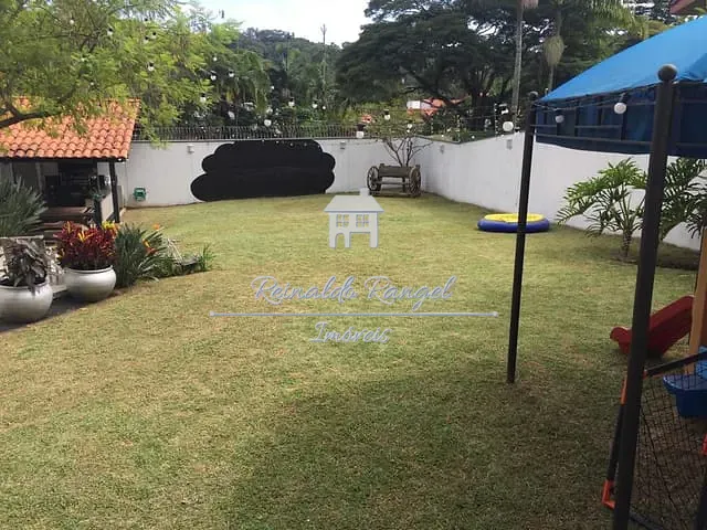Sobrado com 890m² 4 quartos e 7 banheiros, à venda, no bairro Jardim Marajoara em São Paulo