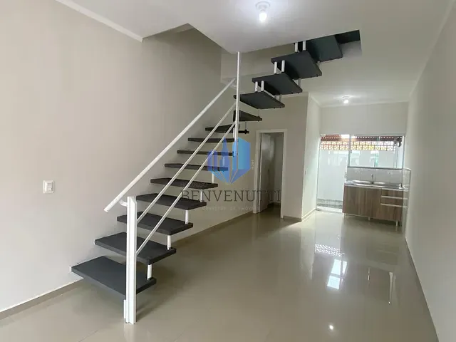 Sobrado 2 quartos e 2 banheiros, à venda, no bairro Tabuleiro em Camboriú