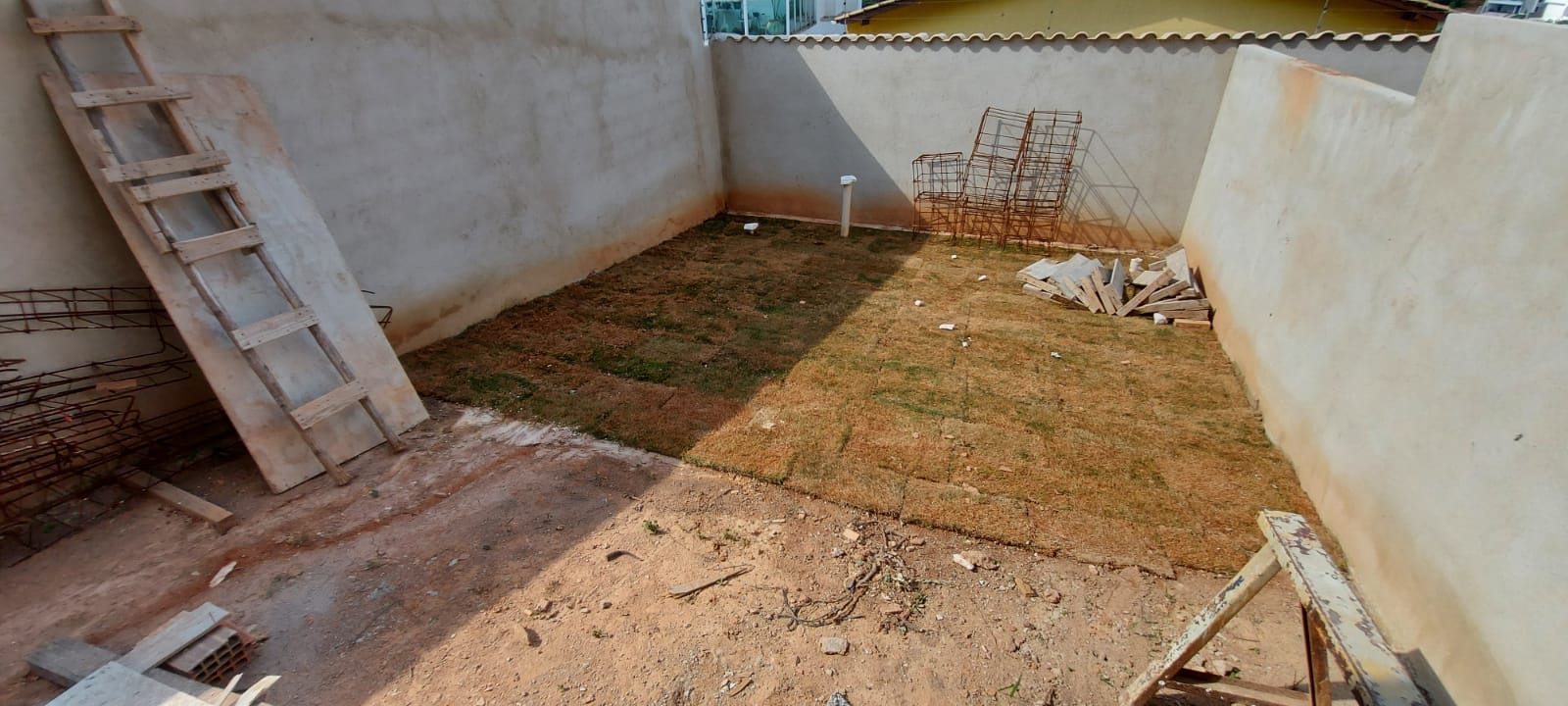Casa geminada 3 quartos à venda no Cabral, Contagem com 2 vagas de garagem. Pagamento facilitado durante a obra. miniatura 11