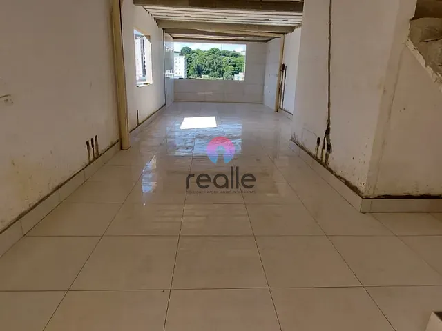 Sobrado com 180m² 3 quartos e 2 banheiros, à venda, no bairro Cabral em Contagem