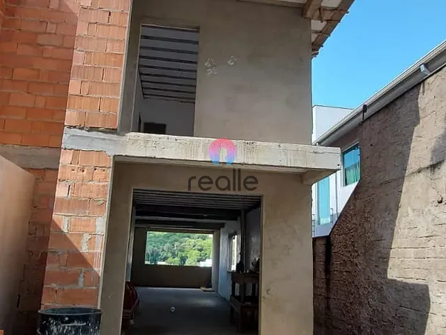 Sobrado com 180m² 3 quartos e 2 banheiros, à venda, no bairro Cabral em Contagem