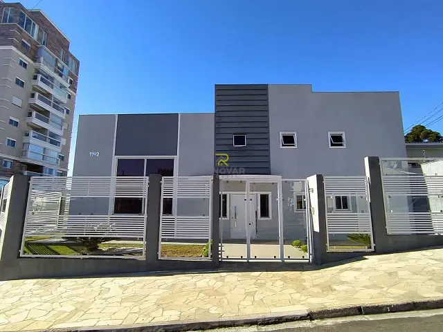 Sobrado com 350m², à venda, no bairro Santa Cruz em Guarapuava