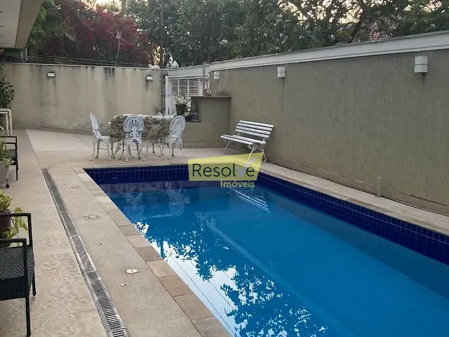 Sobrado com 260m² 4 quartos e 1 banheiro, à venda, no bairro Jardim São Caetano em São Caetano do Sul
