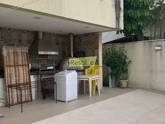 Sobrado com 260m² 4 quartos e 1 banheiro, à venda, no bairro Jardim São Caetano em São Caetano do Sul