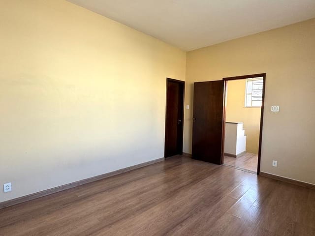 Foto do Sobrado - Casa para locação com 3 quartos - Fonseca, Niterói, RJ | SelfSpin