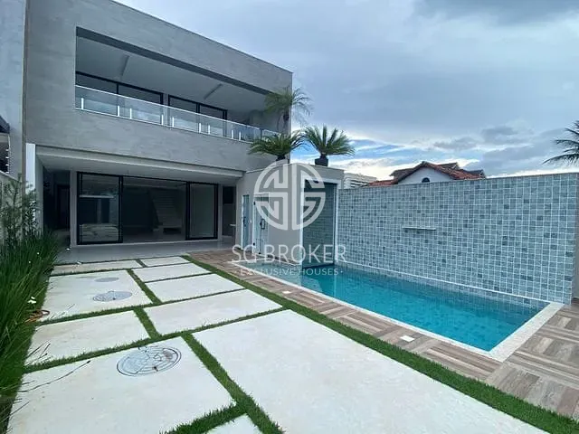 Casa com 400m² 4 quartos e 6 banheiros, à venda, no bairro Barra da Tijuca em Rio de Janeiro