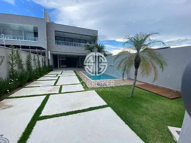 Casa com 400m² 4 quartos e 6 banheiros, à venda, no bairro Barra da Tijuca em Rio de Janeiro