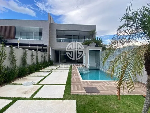 Casa com 400m² 4 quartos e 6 banheiros, à venda, no bairro Barra da Tijuca em Rio de Janeiro