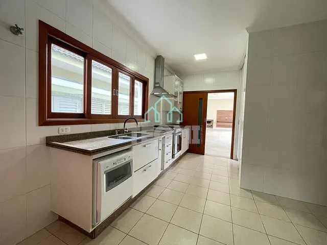 Sobrado com 445m² 3 quartos e 5 banheiros, à venda, no bairro Jardim das Nações em Taubaté
