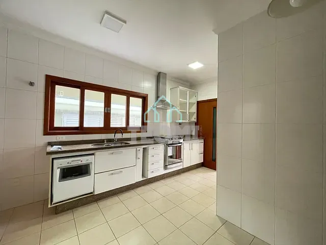 Sobrado com 445m² 3 quartos e 5 banheiros, à venda, no bairro Jardim das Nações em Taubaté