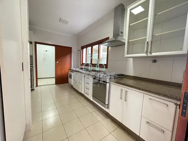 Sobrado com 445m² 3 quartos e 5 banheiros, à venda, no bairro Jardim das Nações em Taubaté