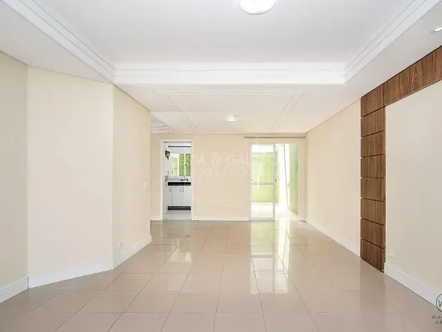 Sobrado com 169m² 3 quartos e 3 banheiros, à venda, no bairro Água Verde em Curitiba