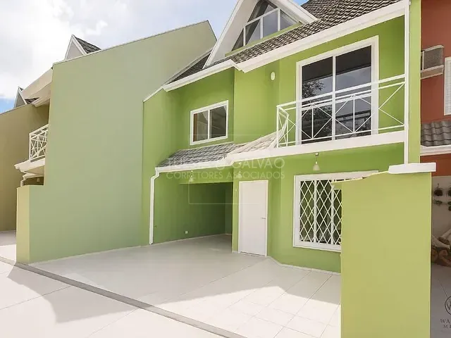 Sobrado com 169m² 3 quartos e 3 banheiros, à venda, no bairro Água Verde em Curitiba