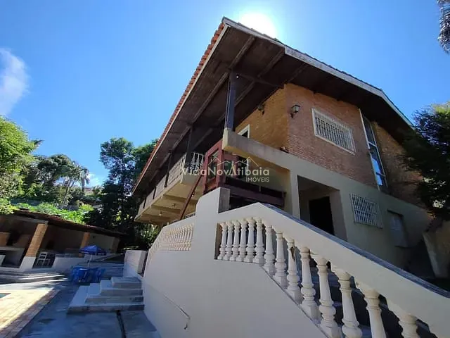 Sobrado com 1280m² 5 quartos e 4 banheiros, à venda ou para alugar, no bairro Cidade Satélite em Atibaia
