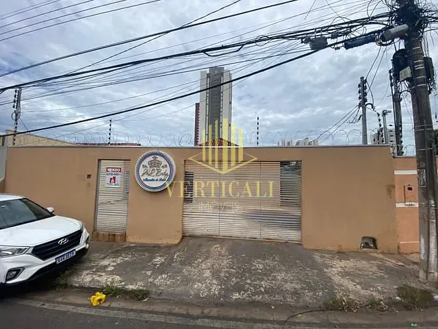 Sobrado com 420m² 4 quartos e 3 banheiros, à venda, no bairro Jardim Cuiabá em Cuiabá