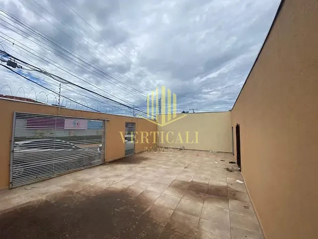 Sobrado com 420m² 4 quartos e 3 banheiros, à venda, no bairro Jardim Cuiabá em Cuiabá