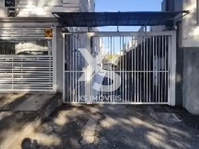 Sobrado 3 quartos e 4 banheiros, à venda ou para alugar, no bairro Bacacheri em Curitiba