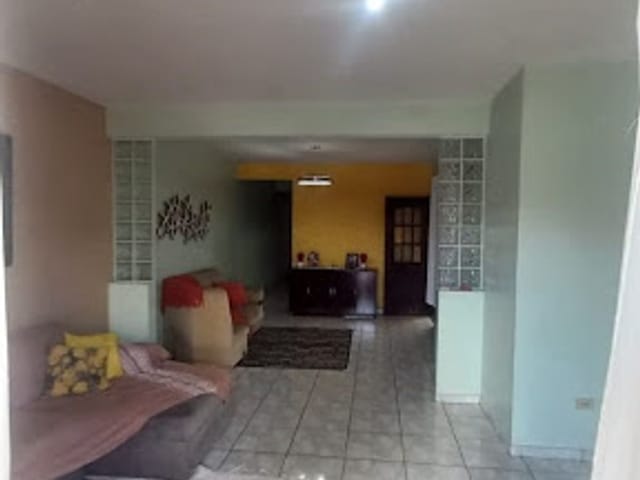 Sobrado 3 quartos e 2 banheiros, à venda, no bairro Jardim Santa Cecília em Guarulhos