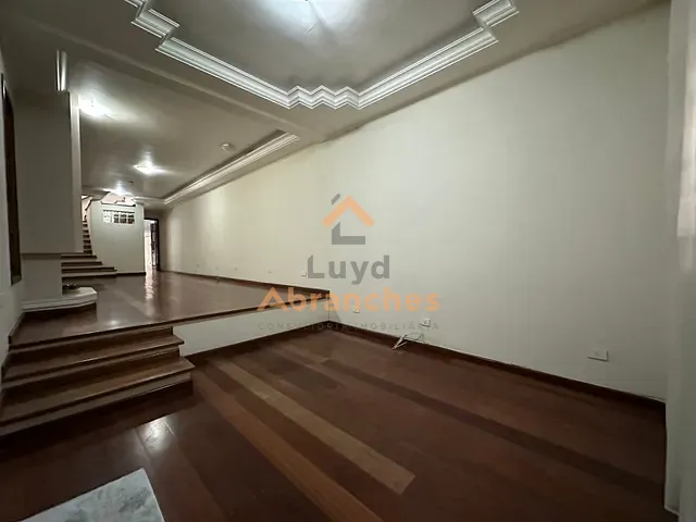 Sobrado com 250m² 3 quartos e 3 banheiros, à venda, no bairro Vila Clarice em São Paulo