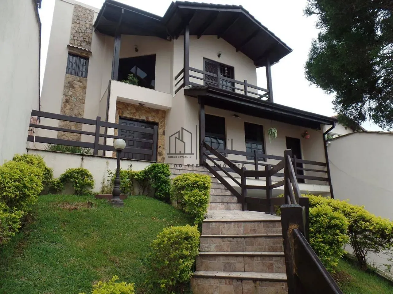 Sobrado, 3 quartos, 500 m² - Foto 1