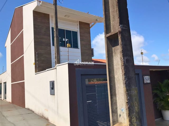 Sobrado com 215m² 4 quartos e 3 banheiros, à venda, no bairro Vila Formosa em Apucarana