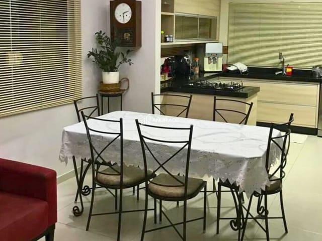 Sobrado com 215m² 4 quartos e 3 banheiros, à venda, no bairro Vila Formosa em Apucarana