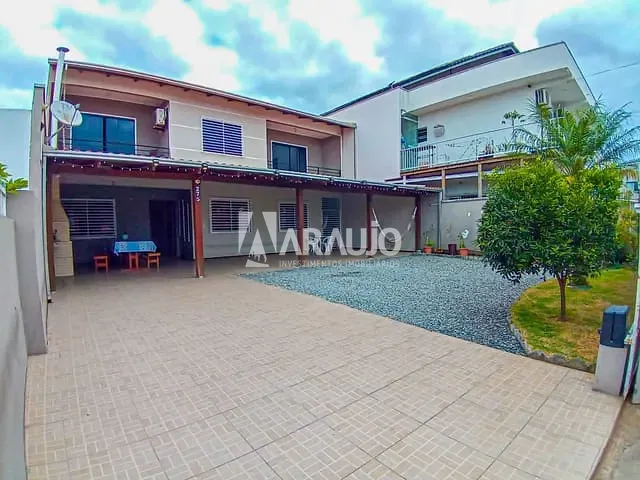 Sobrado com 330m² 5 quartos e 1 banheiro, à venda, no bairro São Vicente em Itajaí