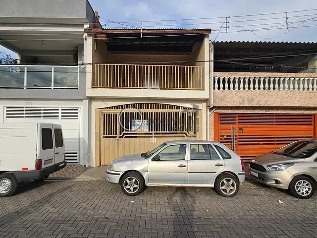 Sobrado 3 quartos e 2 banheiros, para alugar, no bairro Parque Maria Helena em Suzano