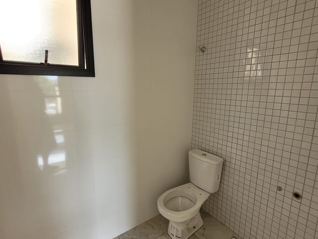 Sobrado com 152m² 3 quartos e 3 banheiros, à venda, no bairro Órfãs em Ponta Grossa
