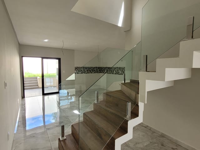 Sobrado com 152m² 3 quartos e 3 banheiros, à venda, no bairro Órfãs em Ponta Grossa