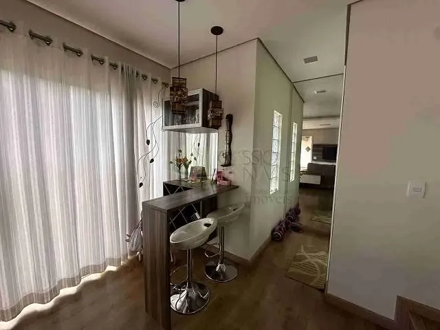 Sobrado com 298m² 3 quartos e 4 banheiros, à venda, no bairro Jardim Albino Biachi em Apucarana