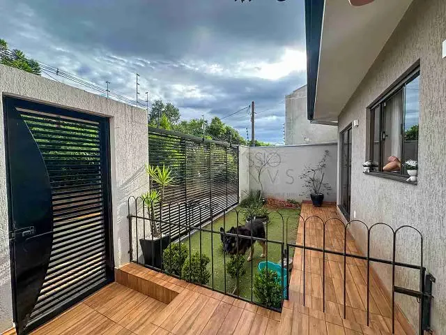 Sobrado com 298m² 3 quartos e 4 banheiros, à venda, no bairro Jardim Albino Biachi em Apucarana