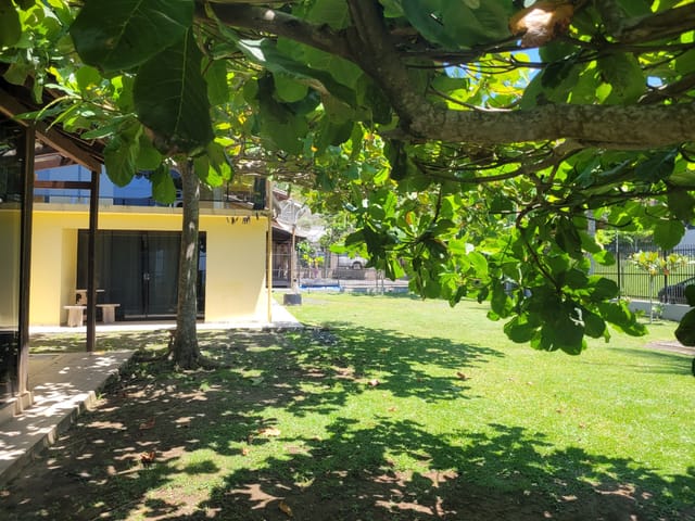 Sobrado com 750m² 6 quartos e 5 banheiros, à venda, no bairro Praia Vermelha em Penha