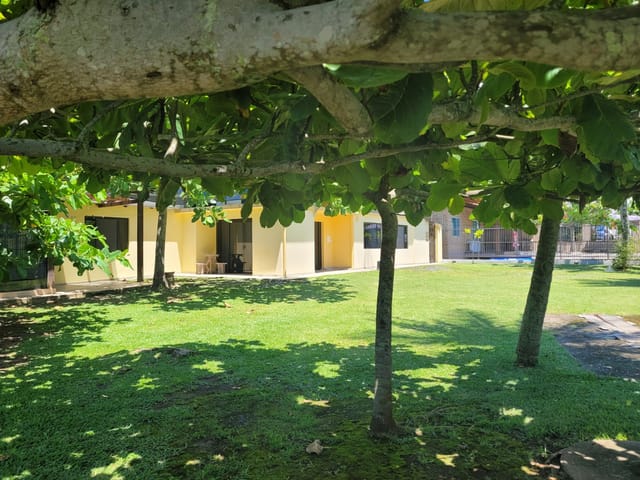 Sobrado com 750m² 6 quartos e 5 banheiros, à venda, no bairro Praia Vermelha em Penha