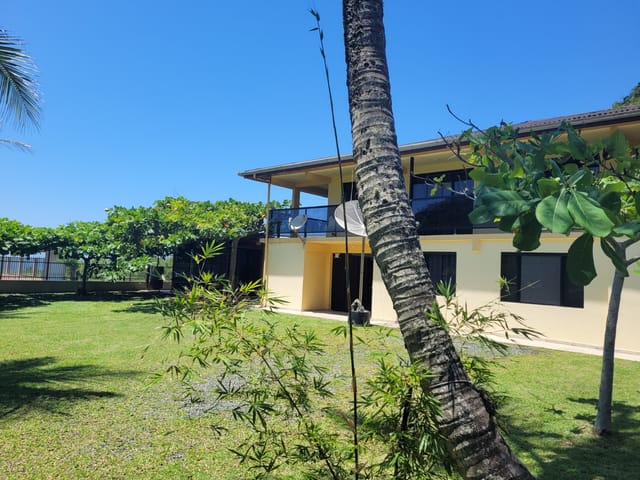 Sobrado com 750m² 6 quartos e 5 banheiros, à venda, no bairro Praia Vermelha em Penha