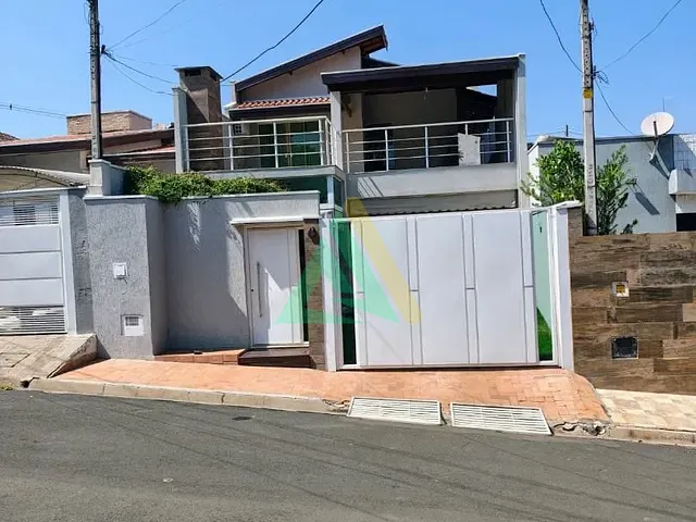 Sobrado com 221m² 2 quartos e 2 banheiros, à venda, no bairro Jardim Bandeirantes em Mogi Guaçu