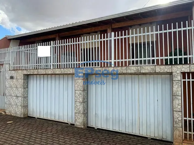 Sobrado com 200m² 5 quartos e 3 banheiros, à venda, no bairro João Paz em Londrina