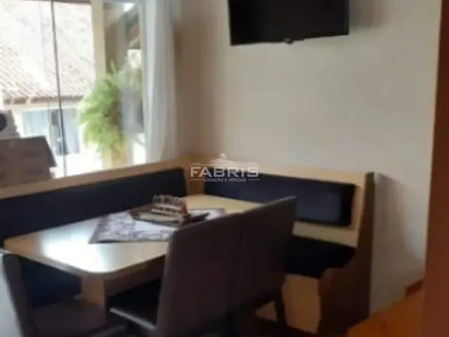 Sobrado com 141m² 2 quartos e 1 banheiro, à venda, no bairro Jardim Esmeralda em Campo Largo