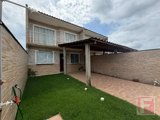 Sobrado 3 quartos e 2 banheiros, para alugar, no bairro Pontal do Norte em Itapoá