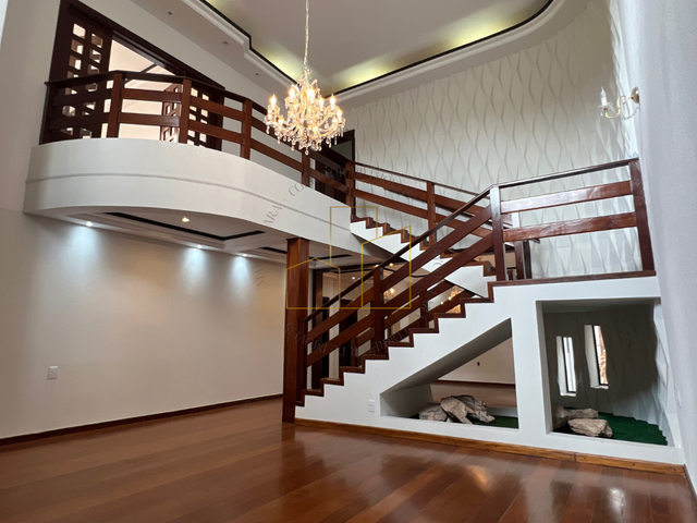 Sobrado com 300m² 4 quartos e 4 banheiros, à venda, no bairro Centro / Jardim Francano / Jardim Sao Vicente de Paula em Franca